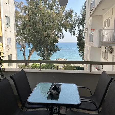 Sea View Amathus Luxury דירה